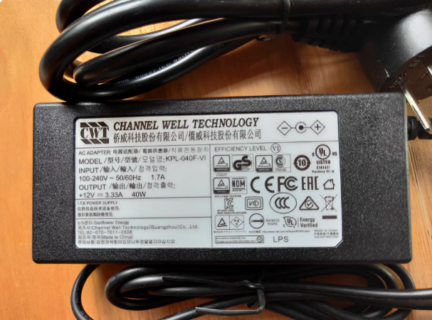 *Brand NEW*CWT KPL-040-VI 12V 3.33A AC/DC Adapter Power Supply