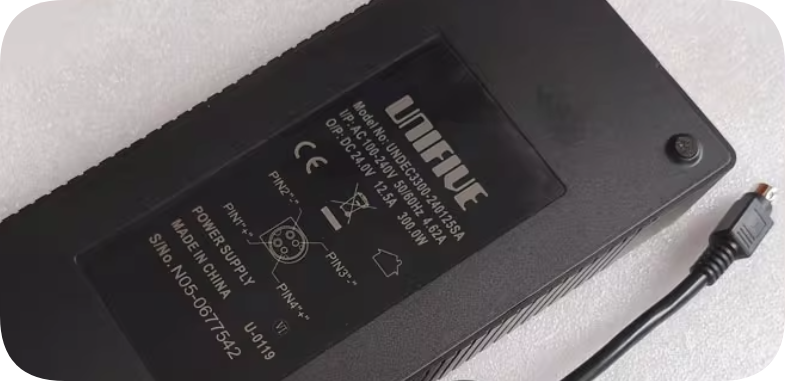 *Brand NEW*UNIFIUE UNDEC3300-240125SA 4-pin 4-core plug high-power 24V 300W transformer